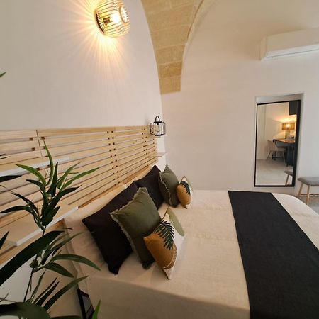 Mae Apulian Rooms Grottaglie Bagian luar foto