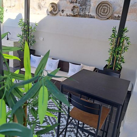 Mae Apulian Rooms Grottaglie Bagian luar foto