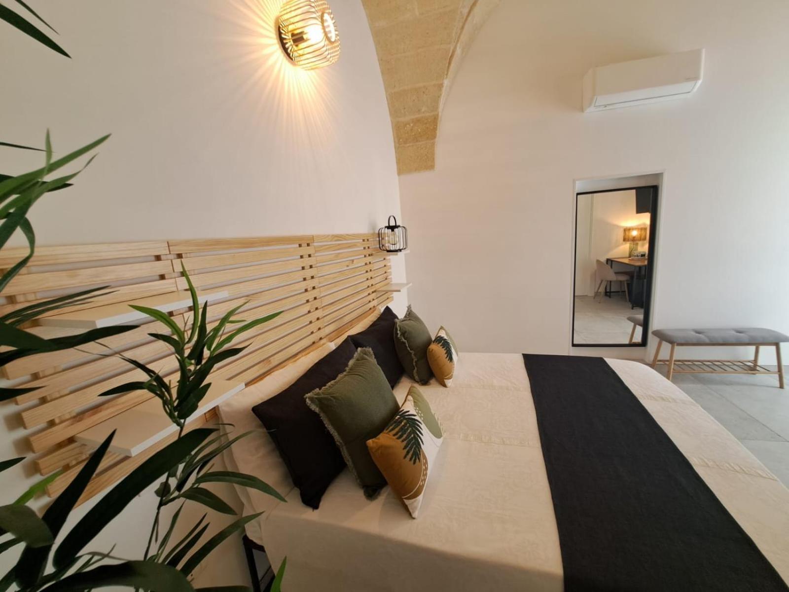 Mae Apulian Rooms Grottaglie Bagian luar foto