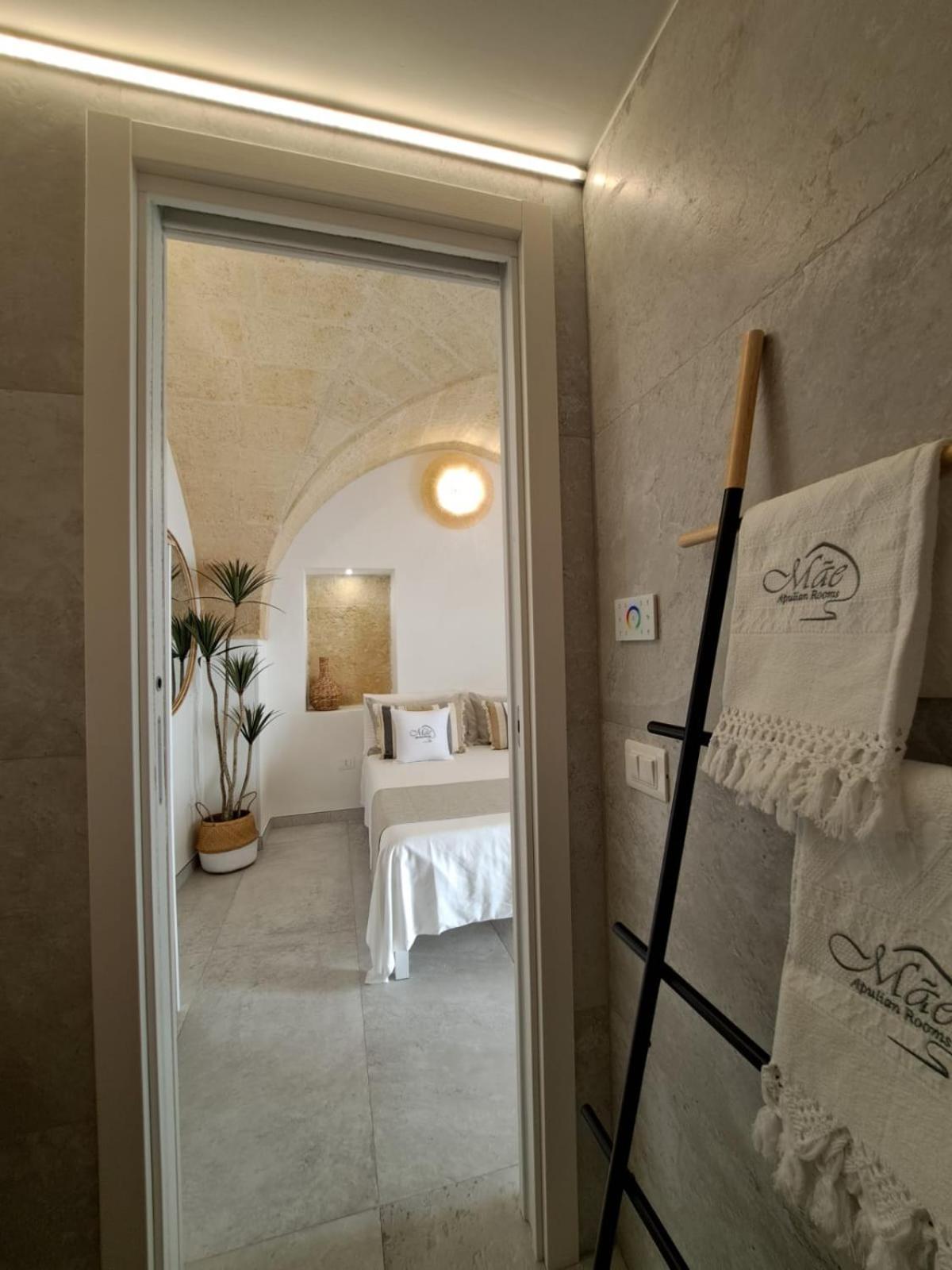 Mae Apulian Rooms Grottaglie Bagian luar foto