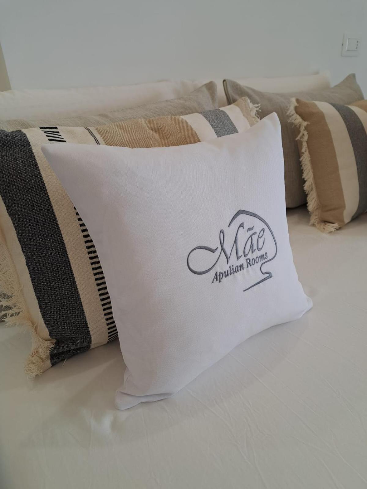 Mae Apulian Rooms Grottaglie Bagian luar foto