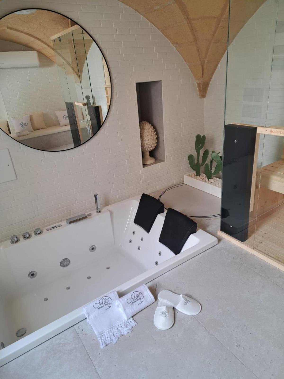 Mae Apulian Rooms Grottaglie Bagian luar foto