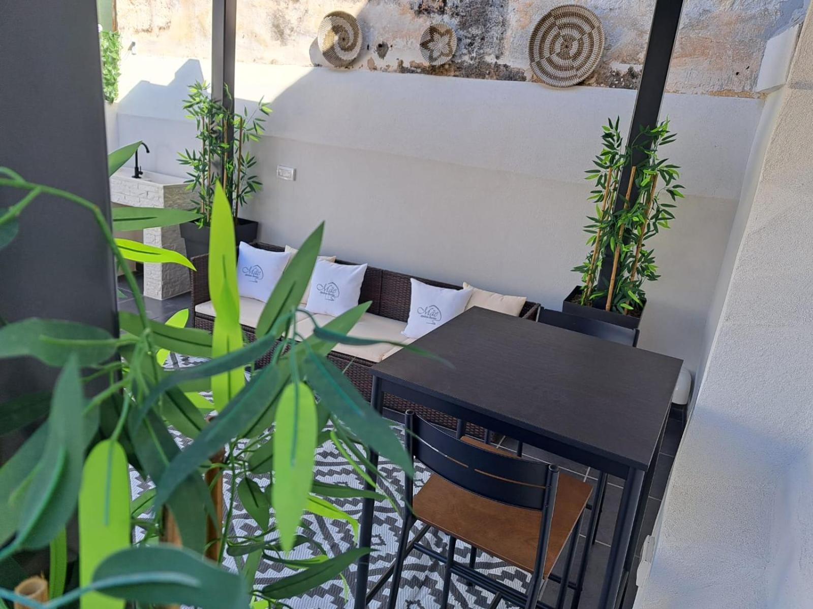 Mae Apulian Rooms Grottaglie Bagian luar foto