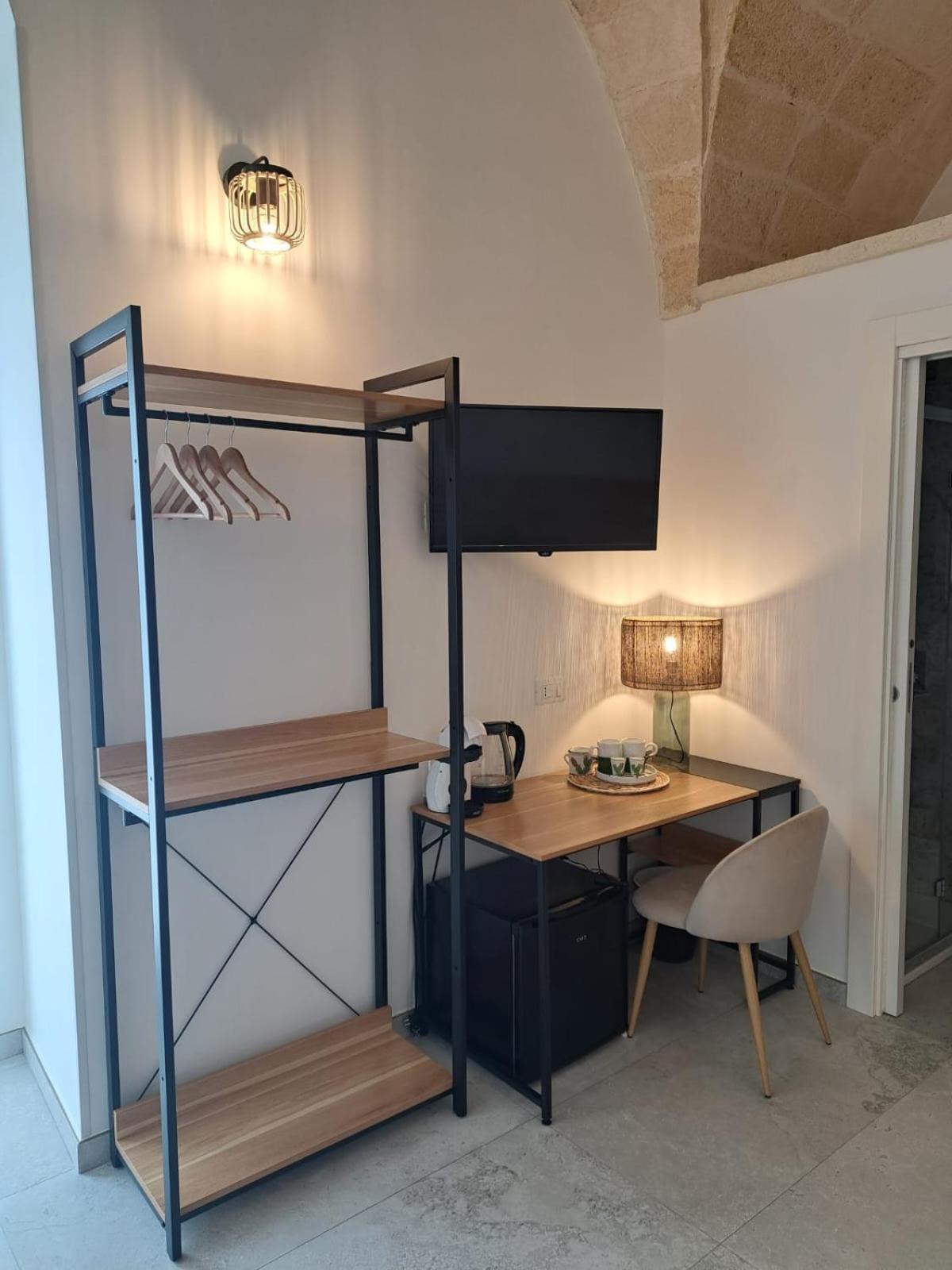 Mae Apulian Rooms Grottaglie Bagian luar foto