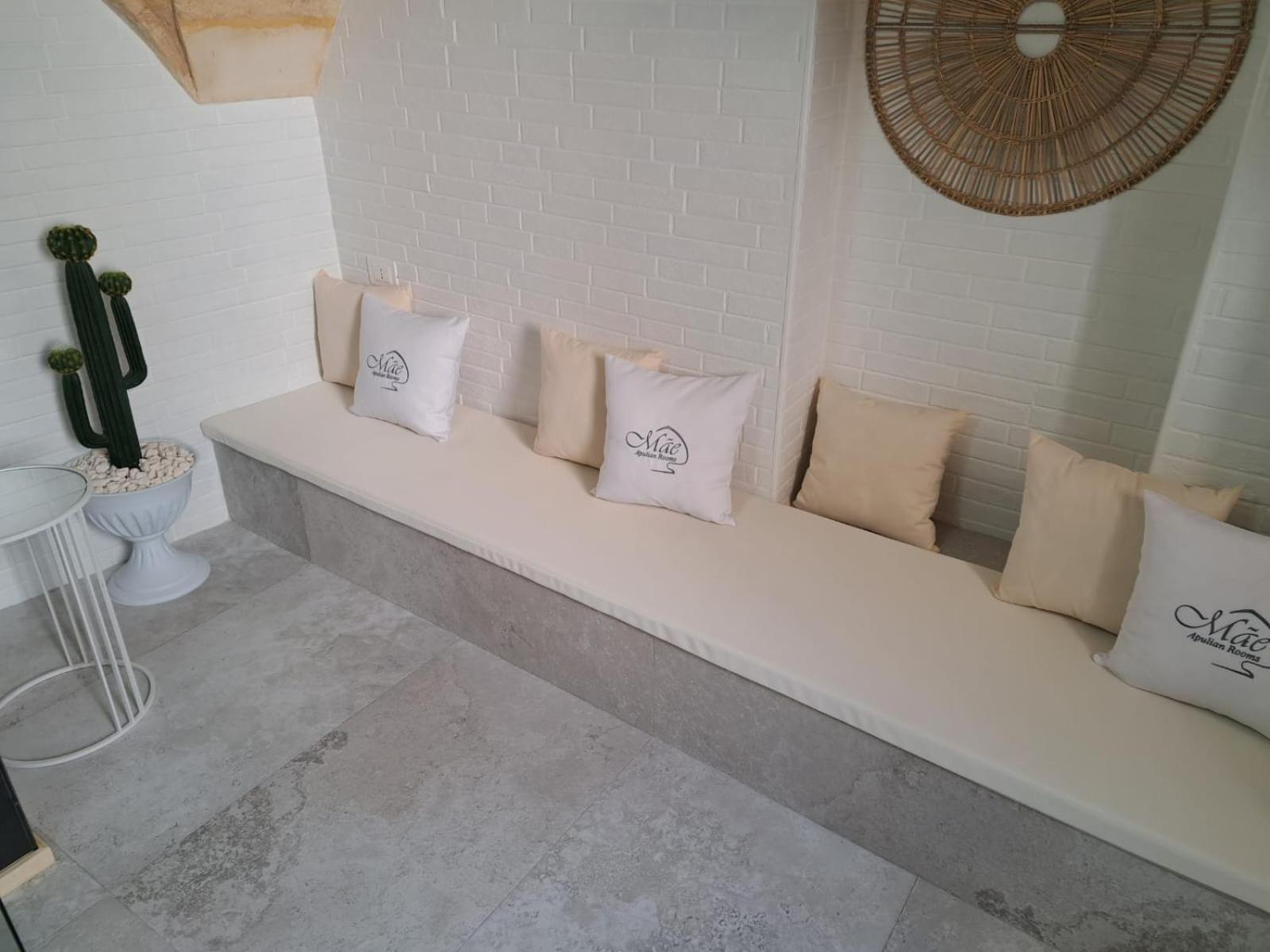 Mae Apulian Rooms Grottaglie Bagian luar foto