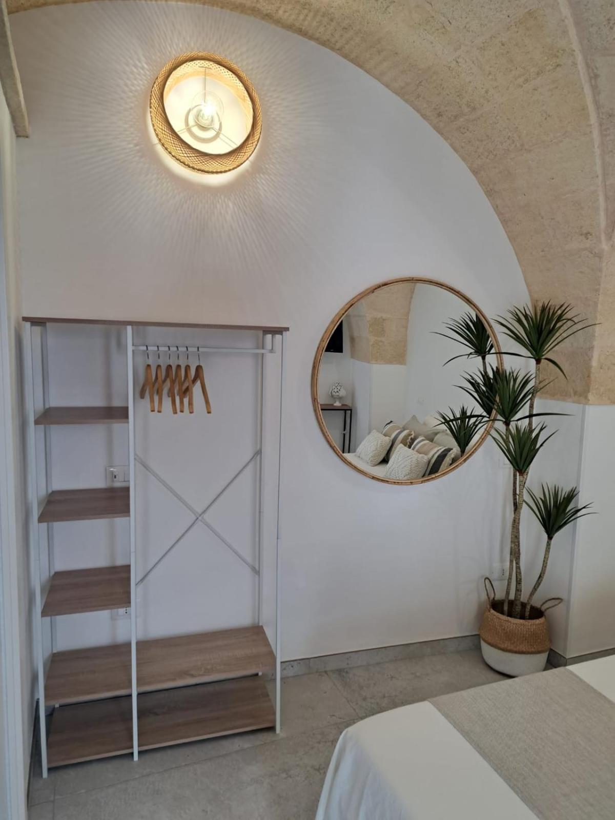 Mae Apulian Rooms Grottaglie Bagian luar foto